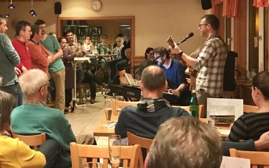 Stimmungsvoller Abend bei der DJK mit Haus & Düppers
