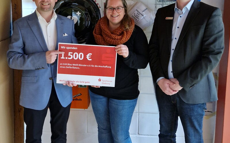 Defibrillator für die DJK-Halle