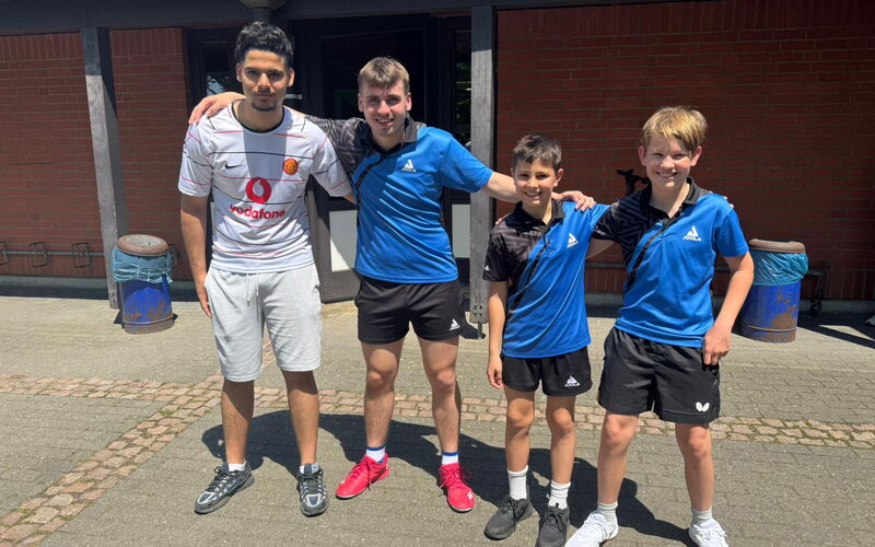 Die Spieler vom Sonntag mit Betreuer Arda Övic