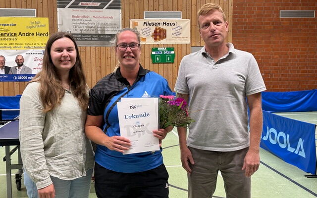 Karina Beck für 200 Tischtennisspiele geehrt